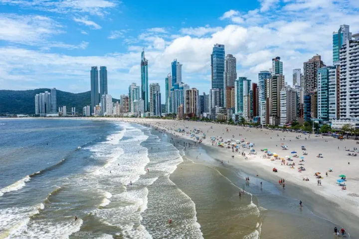 Balneário Camboriú, SC Vista aérea da cidade de Balneário Camboriú, litoral de Santa Catarina