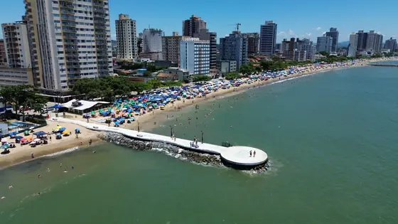 Balneário Piçarras, SC Vista aérea da cidade de Balneário Piçarras, litoral de Santa Catarina